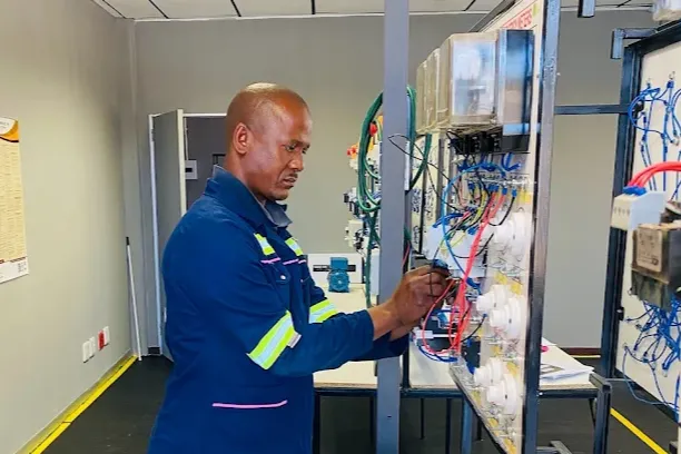 Apprenticeship Occupational Certificate - Electrician - Image 2